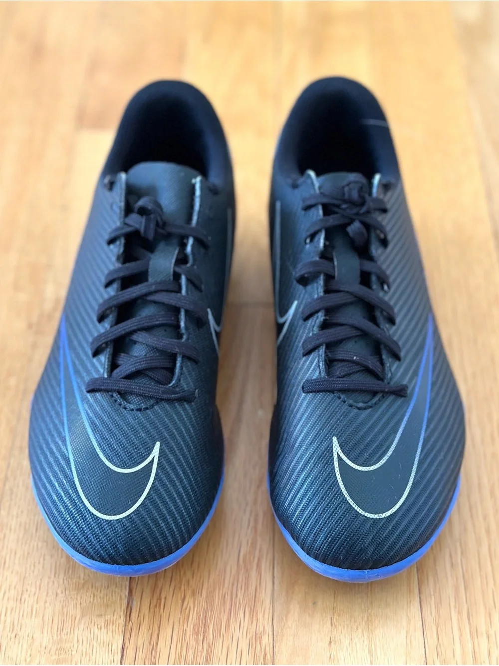 Nike Kids Soccer Cleats Black & Blue Size 3.5Y